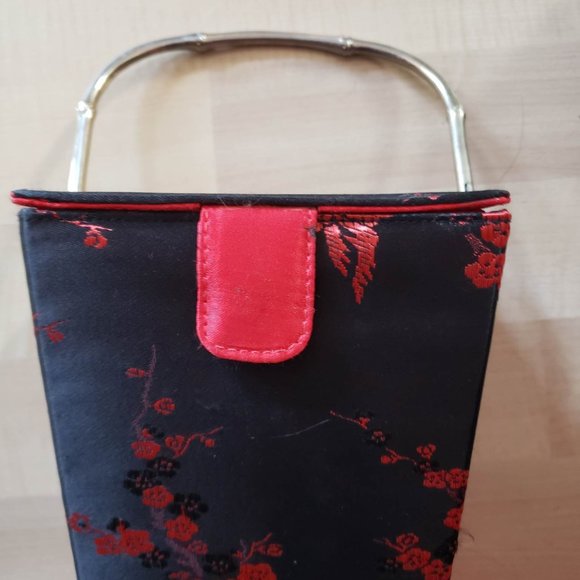 Chinese style take-out box purse with metal bamboo handle, gently used, cute! - Picture 10 of 10